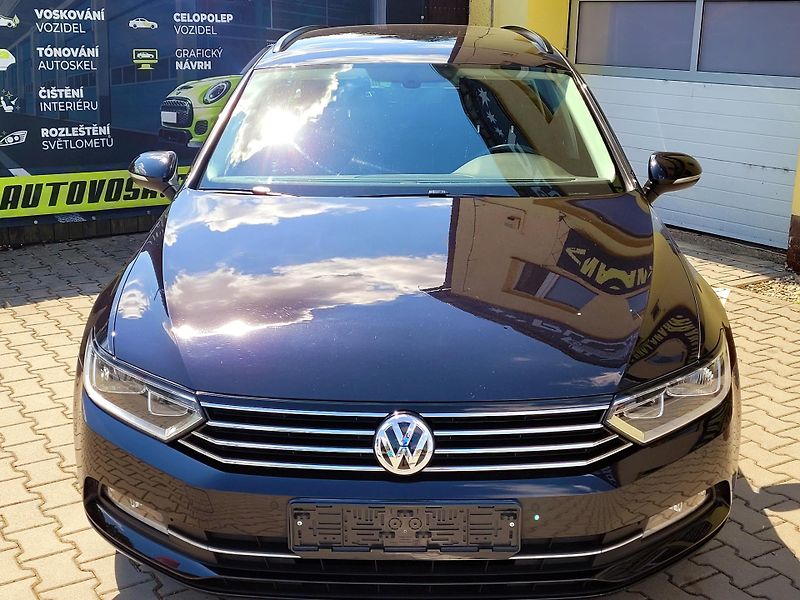 Volkswagen Passat 1,4TSi DSG SERV.KN,CEBIA,ACC - fotka 2 z 52