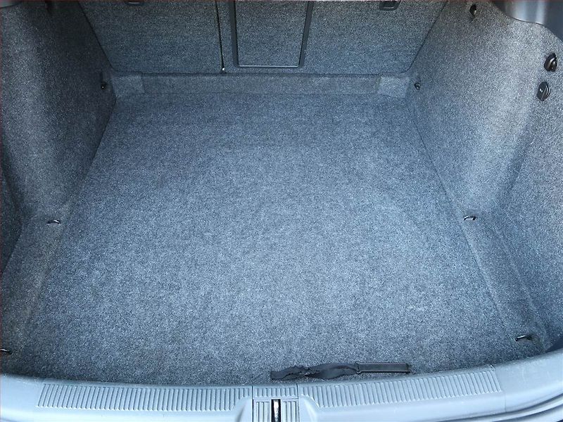 Škoda Octavia (2012) Ambiente 1.6 TDI, Navi - fotka 13 z 17