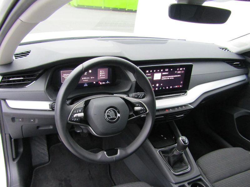 Škoda Octavia IV FL Combi Selection 1.5 TSI - fotka 5 z 30