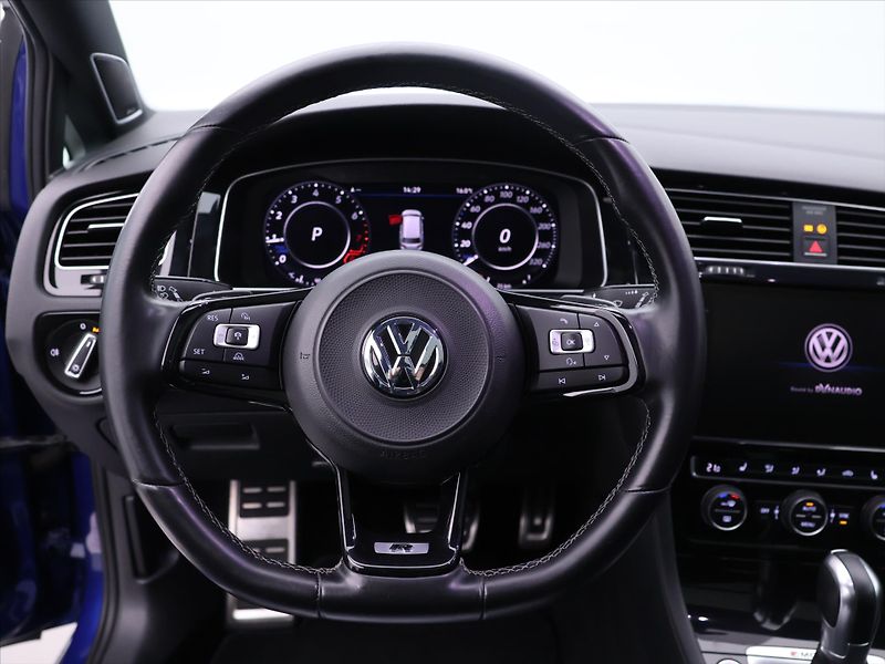 Volkswagen Golf R 2,0 TSI 228kW 4M DSG Virtual - fotka 19 z 40
