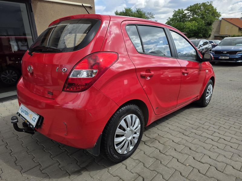 Hyundai i20 1.2-KLIMA-CENTRÁL - fotka 12 z 14