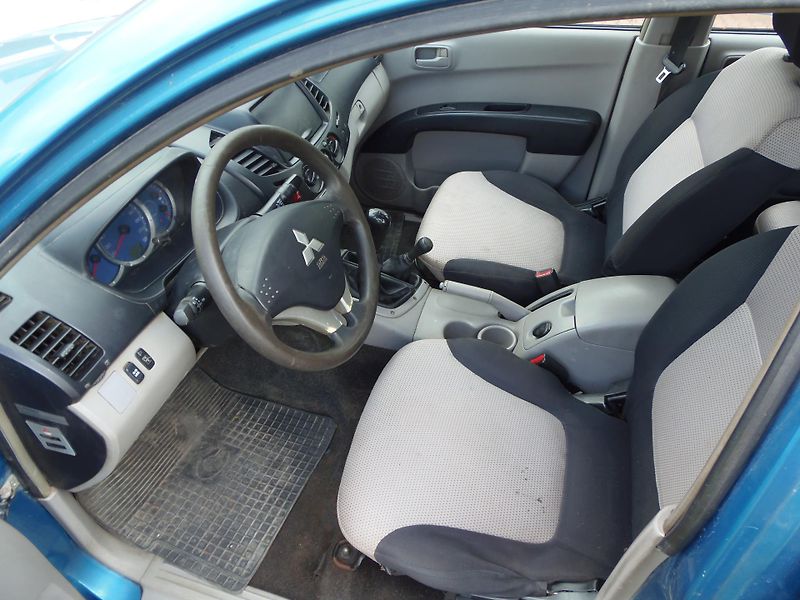 Mitsubishi L200 (2007) 2.5 TD 4x4 uzávěrka tažné 2.7t - fotka 9 z 24