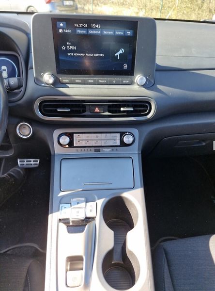 Hyundai Kona EV 64kWh 150KW SMART - fotka 3 z 15