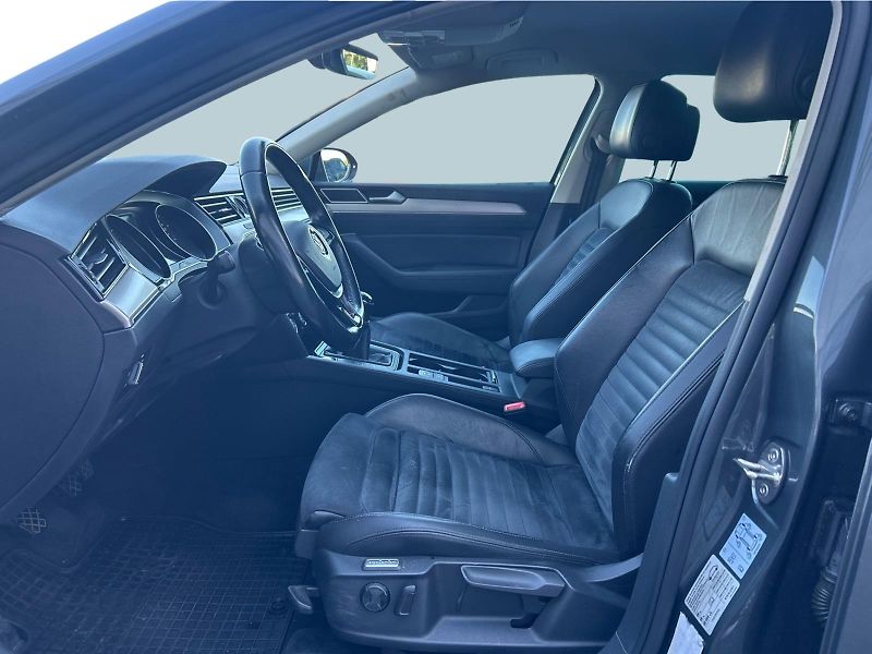 Volkswagen Passat 2.0TDI 110kW HIGHLINE - fotka 11 z 27