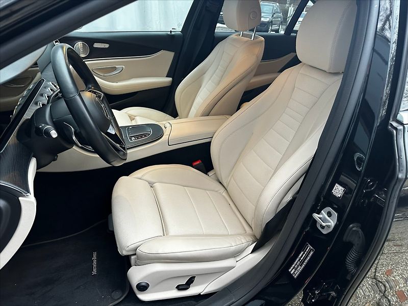 Mercedes-Benz Třídy E 2,0 220D 143kW - fotka 10 z 44