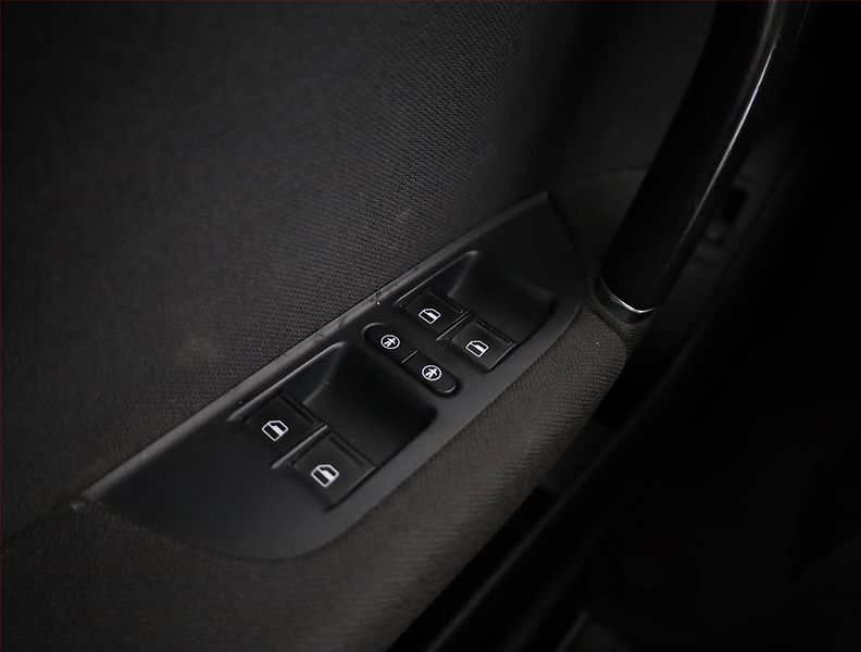 Volkswagen Touareg (2015) 3.0 TDI, 4X4, Automat, Navi - fotka 17 z 20