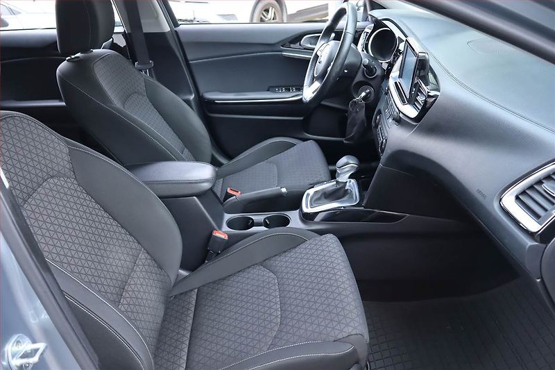 Kia Ceed (2018) Gold 1.4 T-GDI, Automat - fotka 9 z 20
