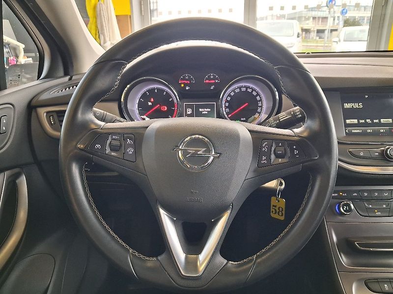 Opel Astra 1.4T 92kW 2016 - fotka 11 z 15