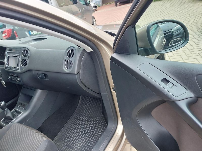 Volkswagen Tiguan (2014) Trend 2.0TDi 81kW - fotka 23 z 32
