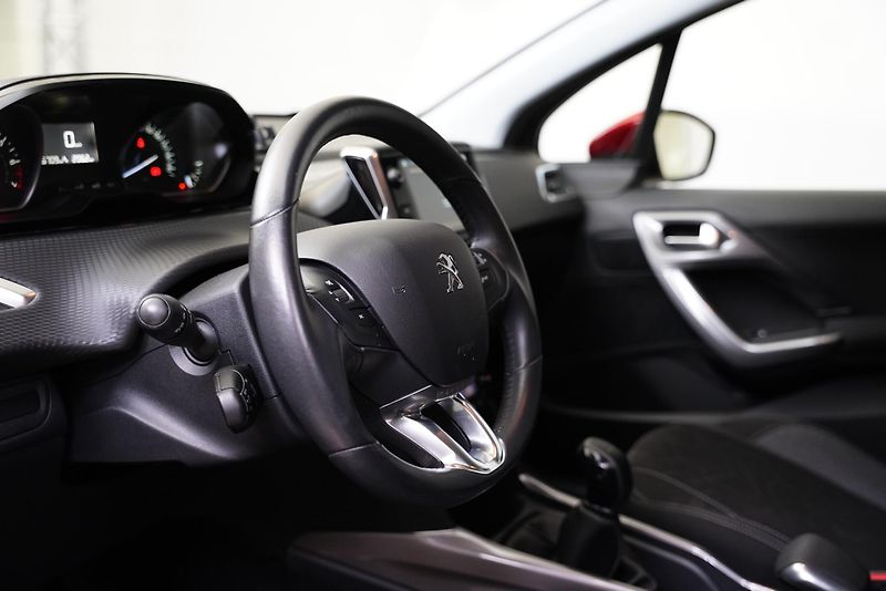 Peugeot 2008 - fotka 14 z 28