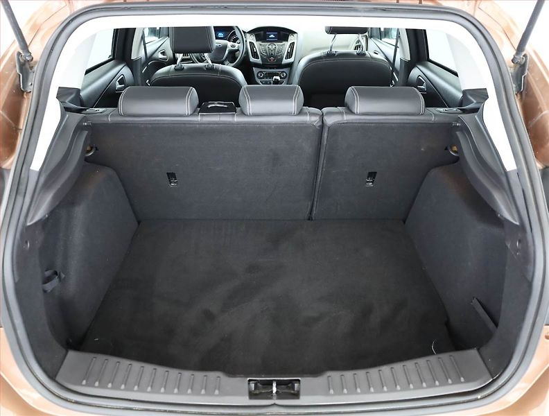 Ford Focus (2013) 1.0 EcoBoost, Serv.kniha - fotka 18 z 19