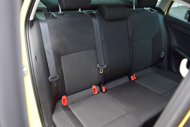 Škoda Rapid (2014) 1.2TSI 63kw AMBITION PANO OPS - fotka 38 z 50