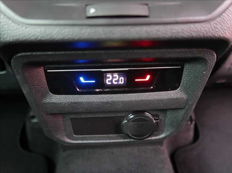 Volkswagen Tiguan 2,0 TDi,110kW,Elegance,ČR,4x4 - fotka 21 z 28