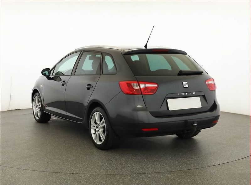 Seat Ibiza (2011) 1.4 16V, nová STK, Tažné - fotka 4 z 13