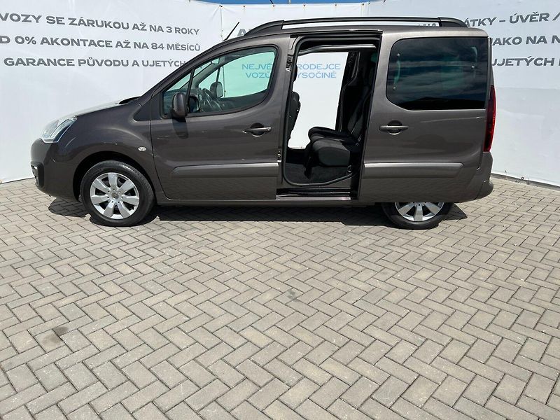 Citroën Berlingo (2017) 1.2PT Shine! NAVI! Tažné! 1.ma - fotka 8 z 37