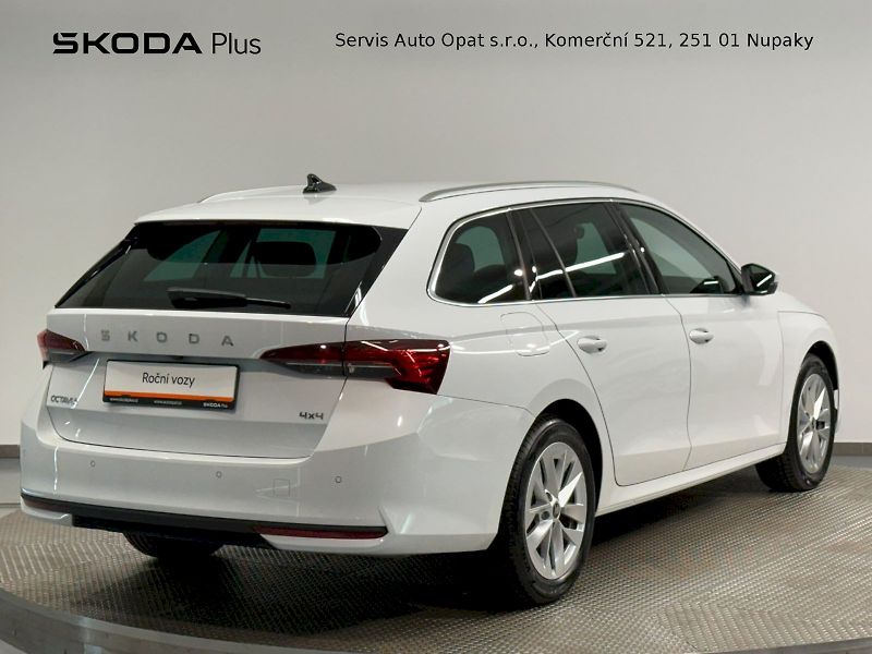 Škoda Octavia (2026) TOP SELECTION 2.0TSI 150KW MAT - fotka 2 z 34