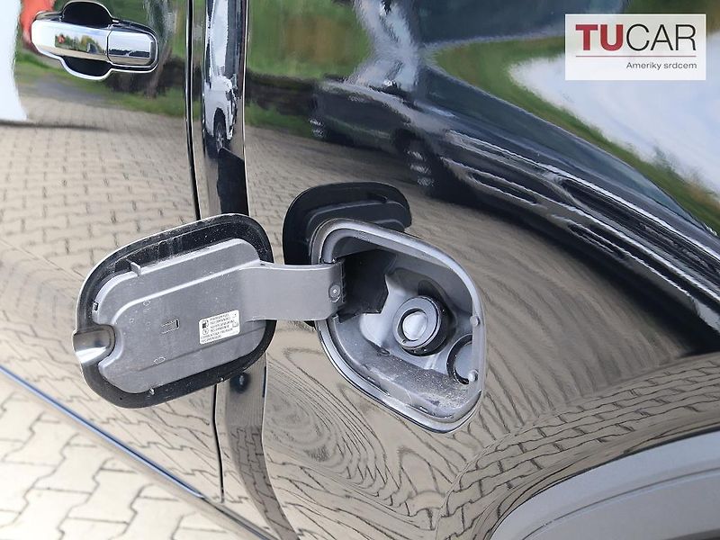 Chevrolet Silverado (2026) ZR2 6.2 V8  - fotka 13 z 48