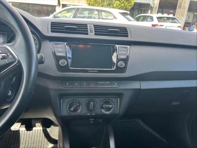 Škoda Fabia 1,0 TSI 70 Ambition - fotka 10 z 11