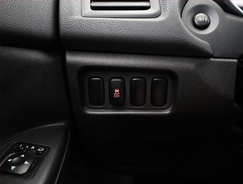 Mitsubishi ASX (2016) 2.2 DI-D, 4X4, Automat - fotka 14 z 18