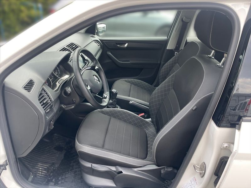 Škoda Fabia 1,0 TSI 70 Ambition - fotka 7 z 11