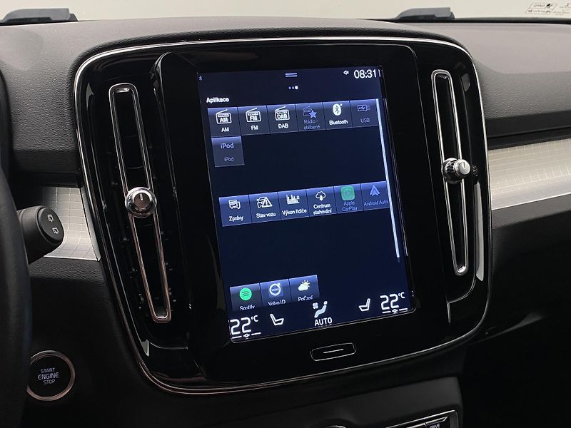 Volvo XC40 T5 AWD MOMENTUM AUT - fotka 43 z 45