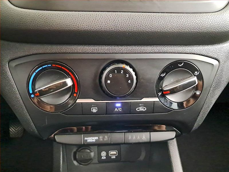 Hyundai i20 (2019) 1.2, Serv.kniha, Tempomat - fotka 13 z 17