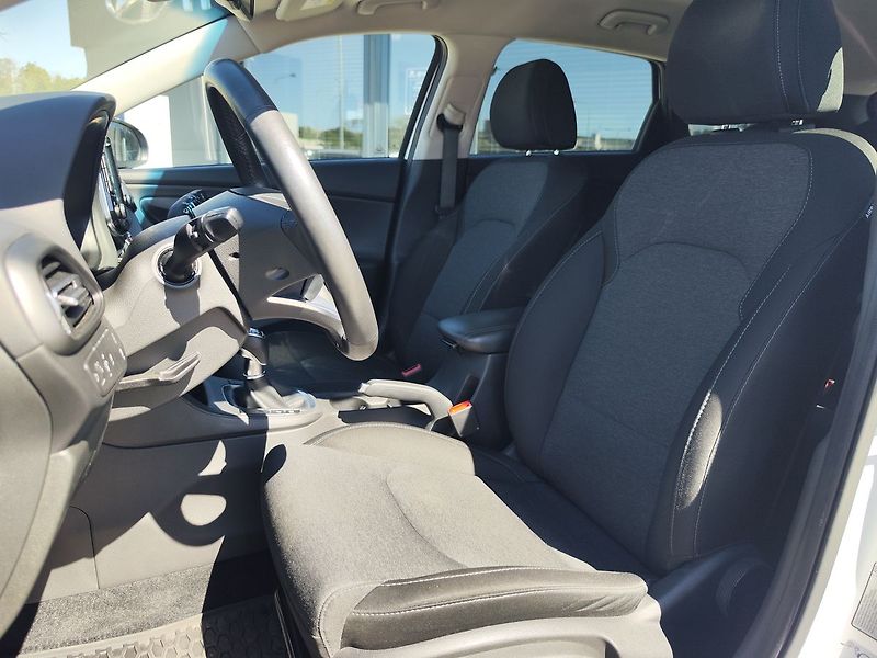 Hyundai i30 1.5 T-GDI/117kW Smart - fotka 15 z 34