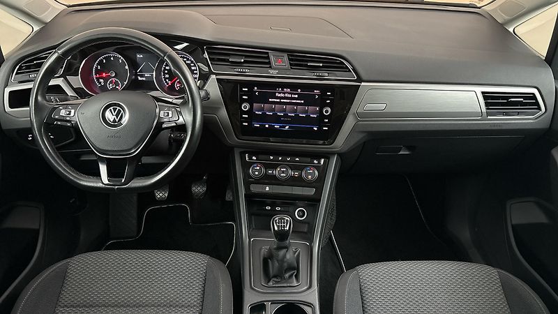 Volkswagen Touran 1.5 TSI Comfortline - fotka 8 z 26