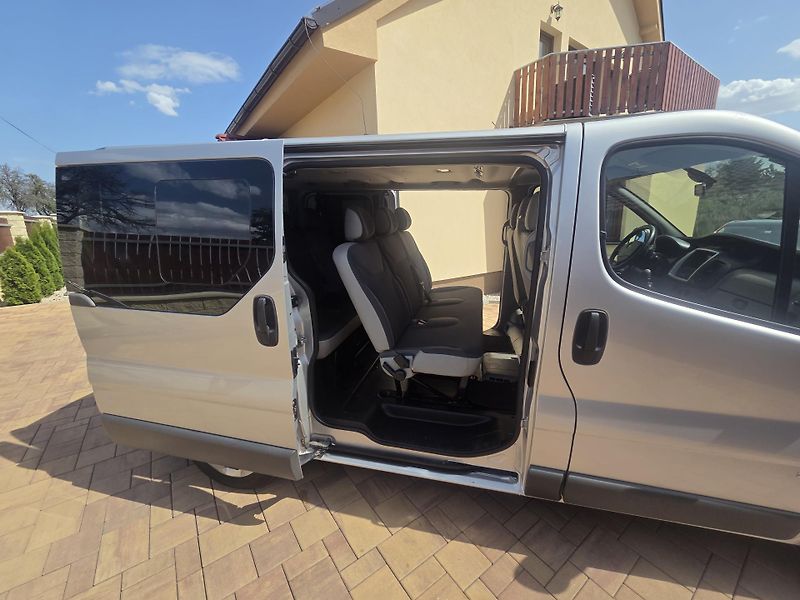 Opel Vivaro (2011) 2.0CDTI 84Kw  9-Míst - fotka 17 z 40