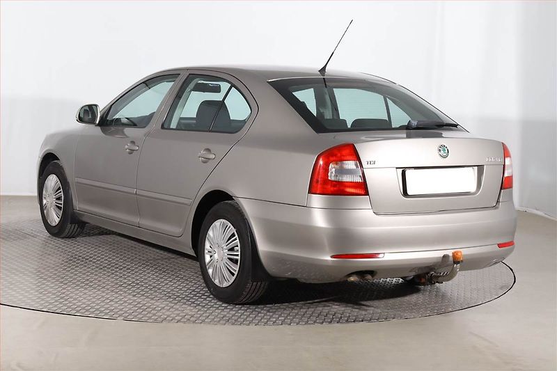 Škoda Octavia (2009) 1.9 TDI, Serv.kniha, nová STK - fotka 4 z 19