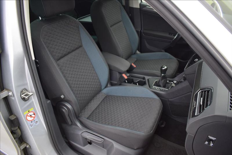 Volkswagen Tiguan 2,0 TDi, virtual,pano,navi, - fotka 16 z 44