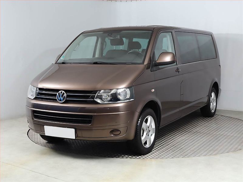 Volkswagen Multivan (2011) Comfortline 2.0 TDI - fotka 2 z 17