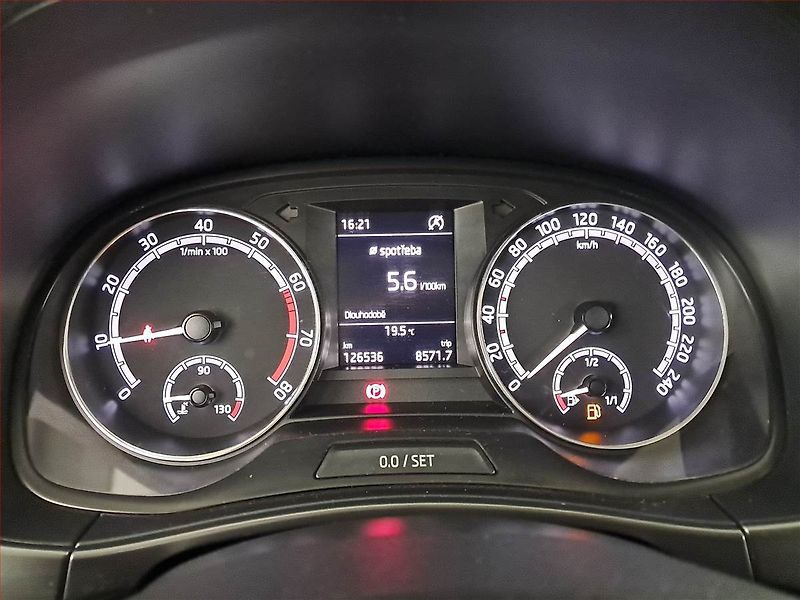 Škoda Fabia (2019) Style 1.0 TSI, Park. senzory - fotka 11 z 19
