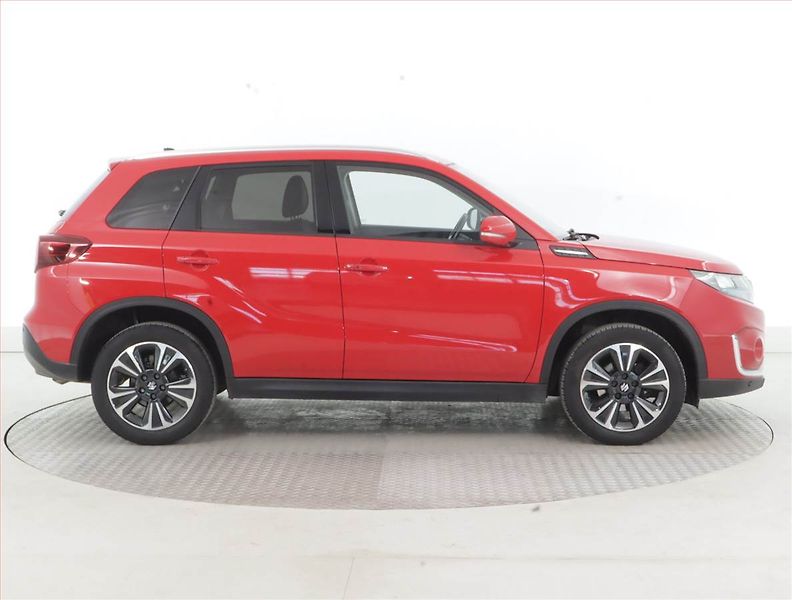 Suzuki Vitara (2021) 1.4 BoosterJet, Serv.kniha - fotka 6 z 16