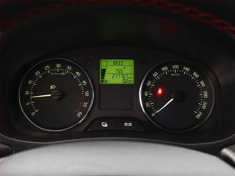 Škoda Fabia (2010) 1.6 TDI, po STK, dobrý stav - fotka 9 z 13