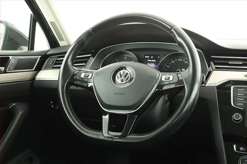 Volkswagen Passat (2017) Highline 2.0 TDI, 4X4 - fotka 8 z 17