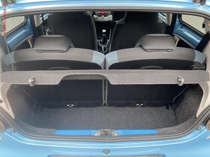 Toyota Aygo (2014) 1.0i, ČR, AC - fotka 7 z 14