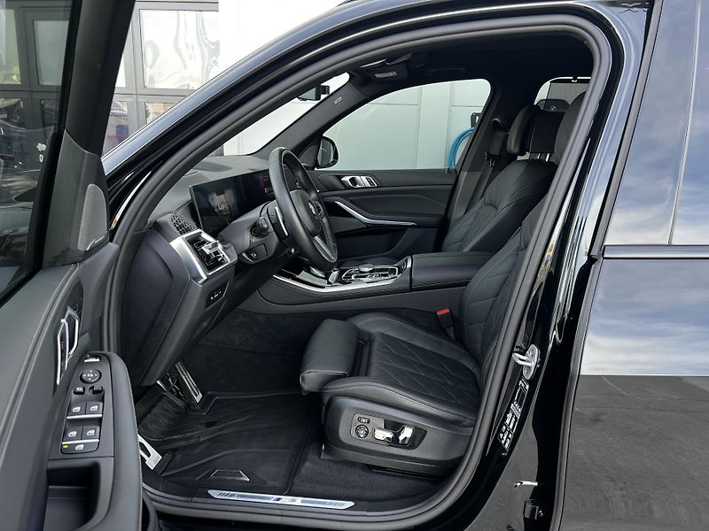 BMW X5 xDrive 30d M-Sport - fotka 7 z 35