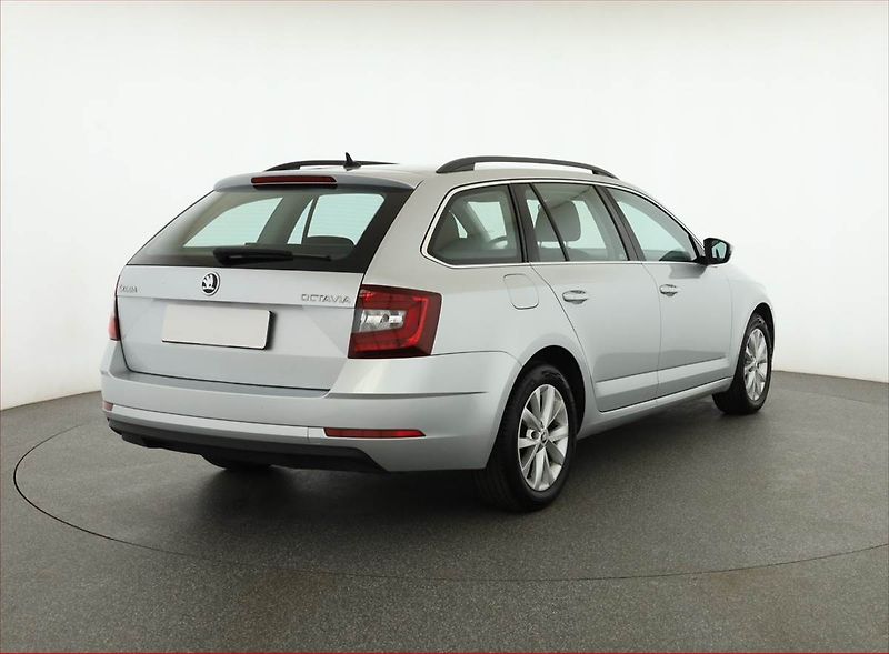 Škoda Octavia (2019) Style 1.6 TDI, Tempomat - fotka 5 z 17