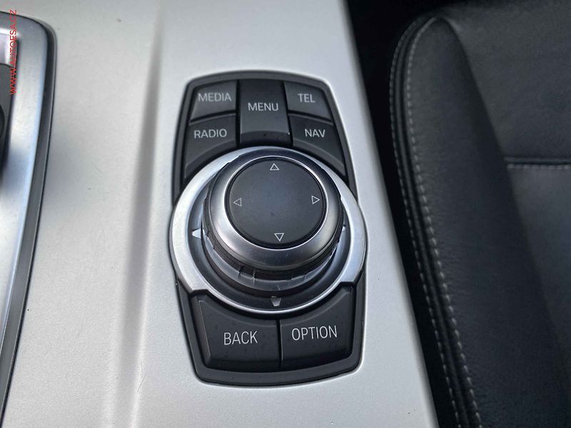 BMW X3 (2013) 3.0D xD, servis.kniha, AT - fotka 17 z 19