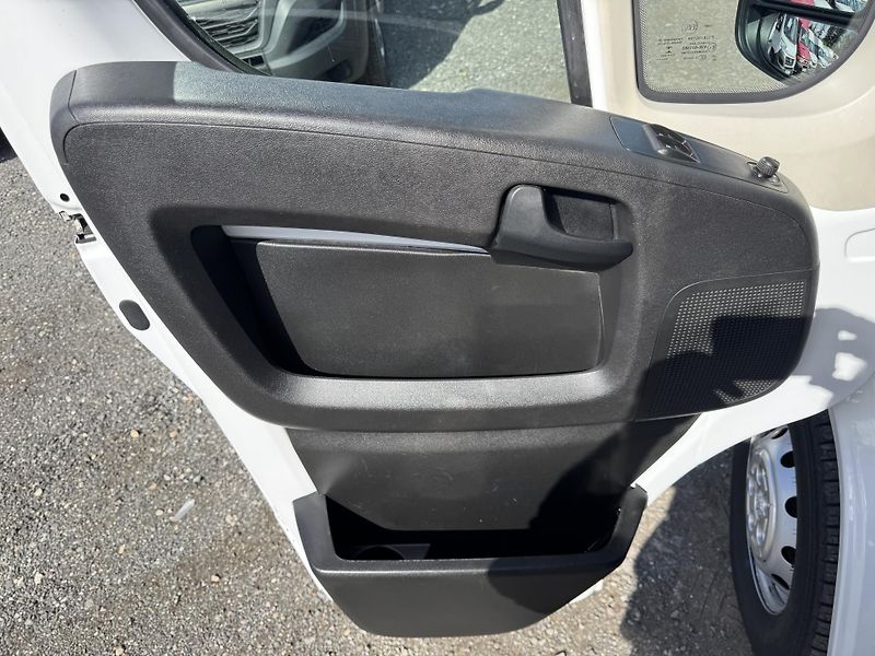 Peugeot Boxer 2.2,8p.,čelo,klima,temp.,DPH - fotka 23 z 46
