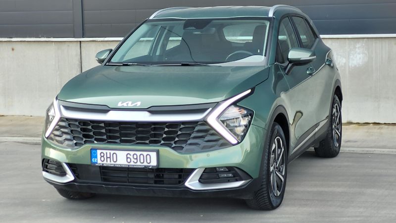 Kia Sportage 1,6i HEV - fotka 3 z 24
