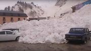 Lavina si naštěstí nevyžádala žádné životy a ani zranění.