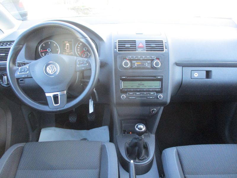 Volkswagen Touran 1,6 TDi CL BlueMotion*TAŽ.ZAŘ. - fotka 15 z 46