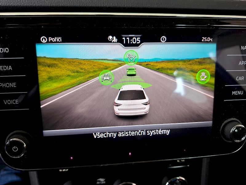 Škoda Superb (2022) COMBI  STYLE TD 110/2.0 7DG - fotka 19 z 25