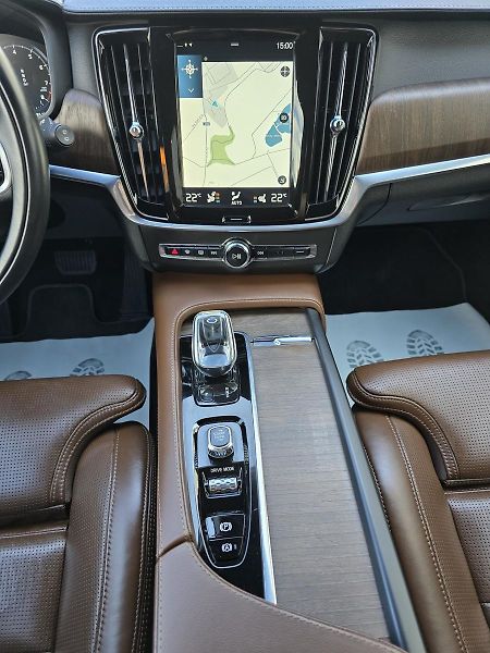 Volvo V90 221kW B6 4x4 R-DESIGN -DPH - fotka 12 z 45