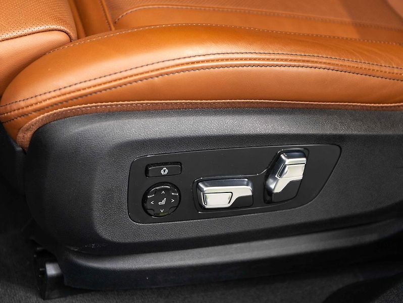 BMW X6 xDrive30d - fotka 20 z 24