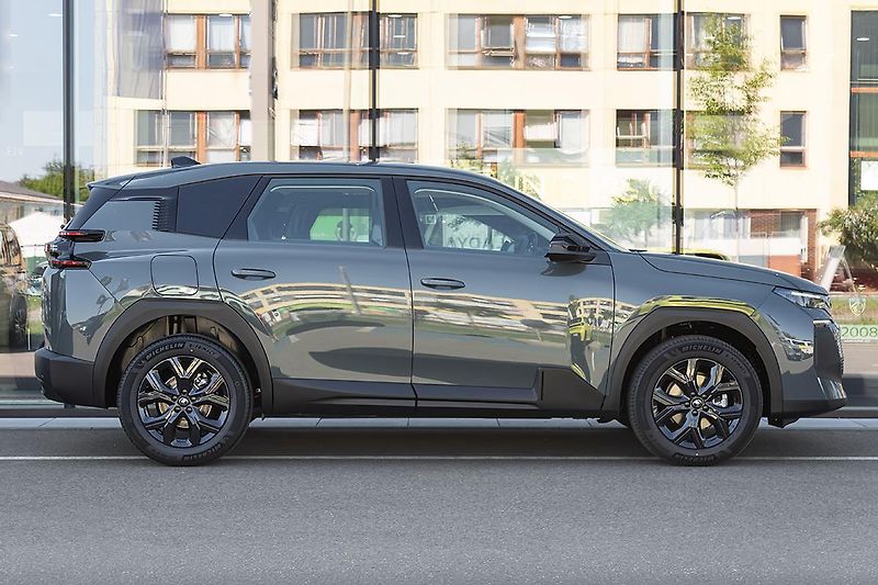 Citroën C5 Aircross (2026) 1,2 YOU Hybrid 145k Aut.+ZIMA - fotka 4 z 18