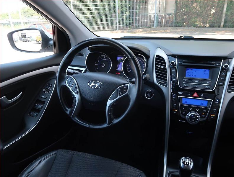 Hyundai i30 (2014) 1.6 GDI, Serv.kniha, Tempomat - fotka 7 z 21