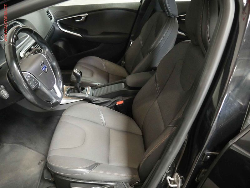 Volvo V40 (2014) 1.6 D2, servis.kniha - fotka 9 z 20